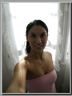 Foto selfie porno di una porcella italiana