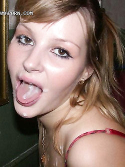 Bionda amatoriale sborrata in lingerie