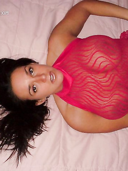 Foto donna latina tettona