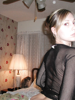 Foto hard di giovani sposi in luna di miele