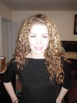 Foto di una gran figona rossa bocchinara