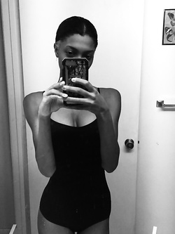 Selfie di una super figona mulatta