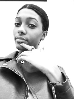 Selfie di una super figona mulatta