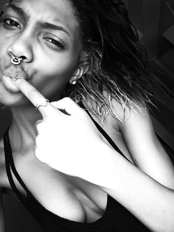 Selfie di una super figona mulatta