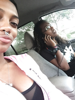 Selfie di una super figona mulatta