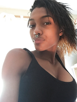 Selfie di una super figona mulatta