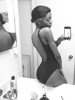 Selfie di una super figona mulatta