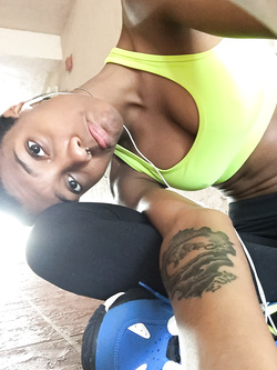 Selfie di una super figona mulatta