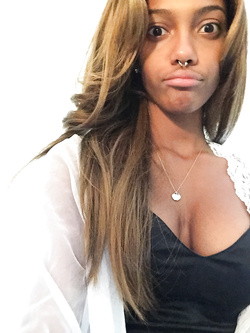 Selfie di una super figona mulatta