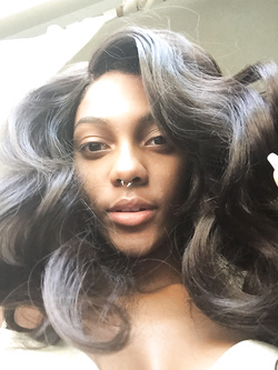 Selfie di una super figona mulatta