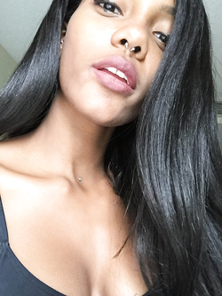 Selfie di una super figona mulatta