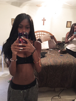 Selfie di una super figona mulatta