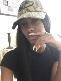 Selfie di una super figona mulatta