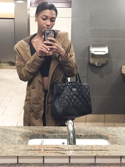 Selfie di una super figona mulatta