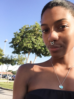 Selfie di una super figona mulatta