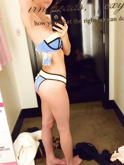 Autoscatti amatoriali sexy di una 18 enne