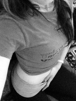 Selfie di una troietta inglese tettona