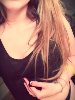 Selfie di una troietta inglese tettona