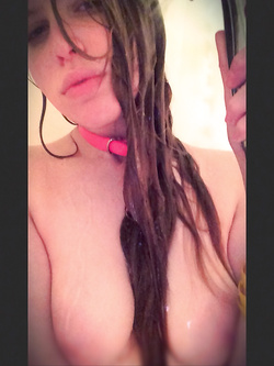 Selfie di una troietta inglese tettona