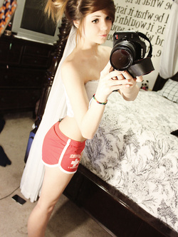 Autoscatti hot di una 19enne in lingerie