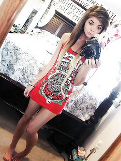 Autoscatti hot di una 19enne in lingerie