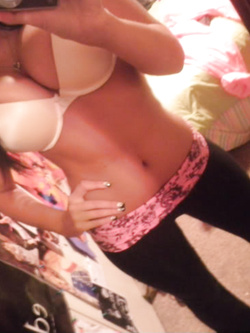 Selfie di una 18enne fighissima