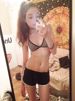 Foto porno di Whatsapp di una 18enne