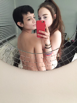 Foto porno di Whatsapp di una 18enne