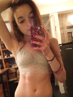 Foto porno di Whatsapp di una 18enne