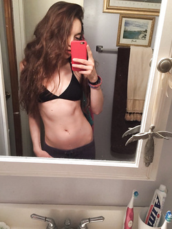 Foto porno di Whatsapp di una 18enne