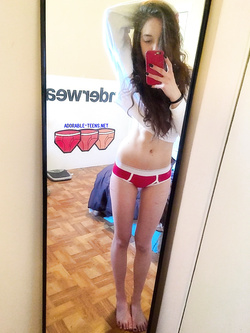 Foto porno di Whatsapp di una 18enne