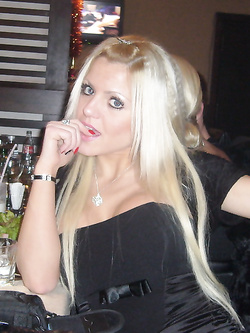 Ci mostra le sue tette appena rifatte