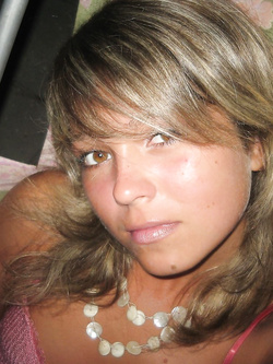 Foto porno di una puttanella spezzina