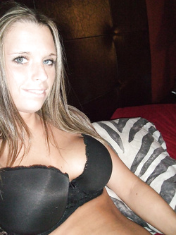 Foto di una cheerleader tettona