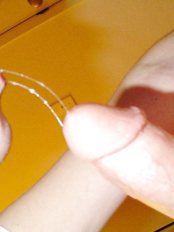 Foto bella ragazza fa un pompino e scopa