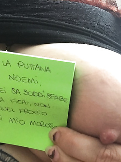 Rossa con tette di burro