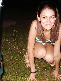 Ragazze ubriache pisciano