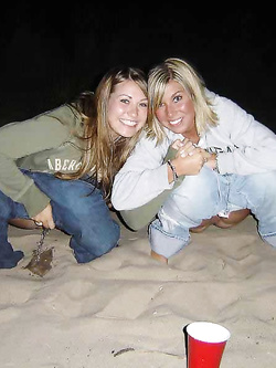 Ragazze ubriache pisciano