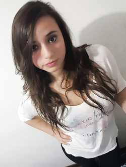 Bella brunetta foto amatoriali