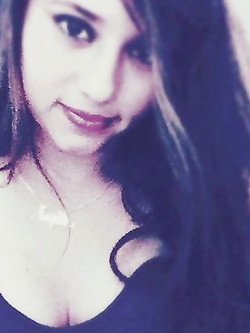 Bella brunetta foto amatoriali