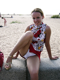 Foto biondina col culo rotto