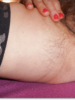 Anna e la sua figa pelosa