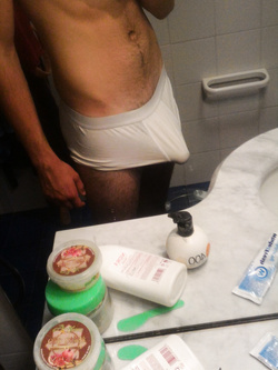 Cazzo arrapato nelle mutande