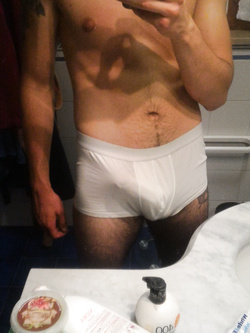 Cazzo arrapato nelle mutande