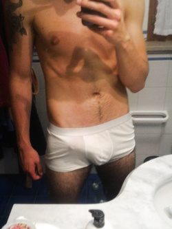 Cazzo arrapato nelle mutande