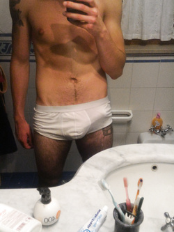 Cazzo arrapato nelle mutande