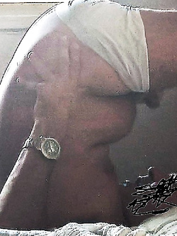 Ho il vizio di sborrarmi in faccia