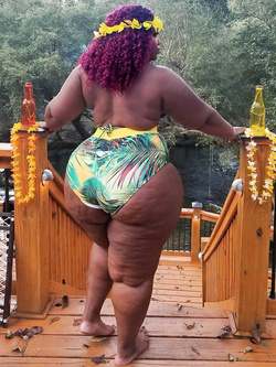 Donna Senegalese in America