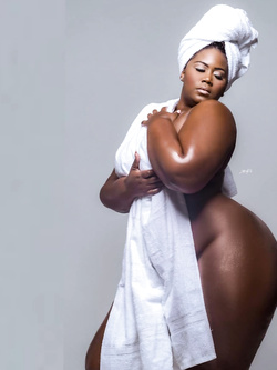 Donna Senegalese in America