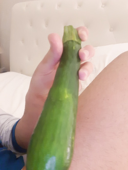 Io e il cetriolo...in mancanza di altro...